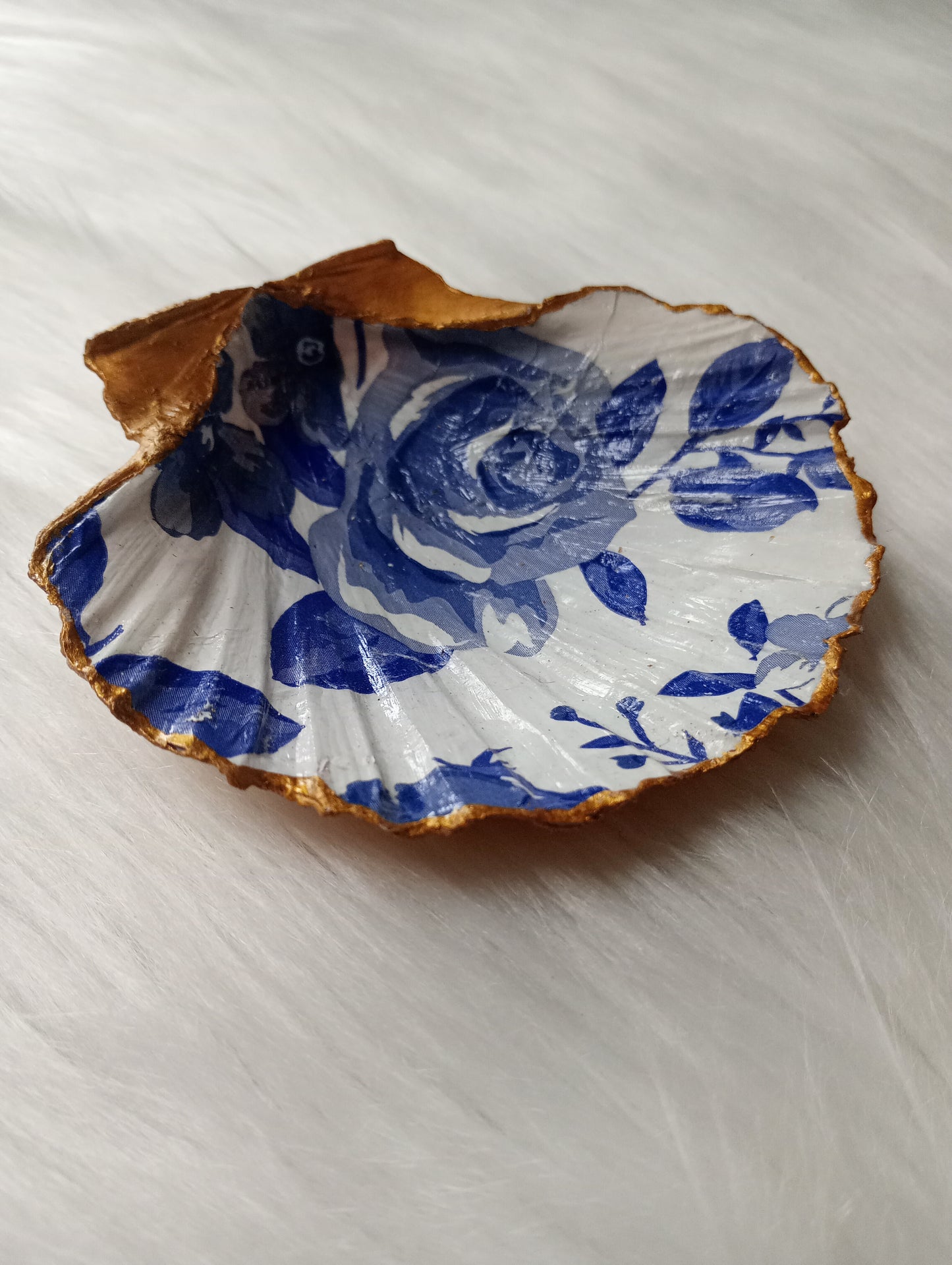 Coquille St Jacques/Huîtres - Fleurs bleues